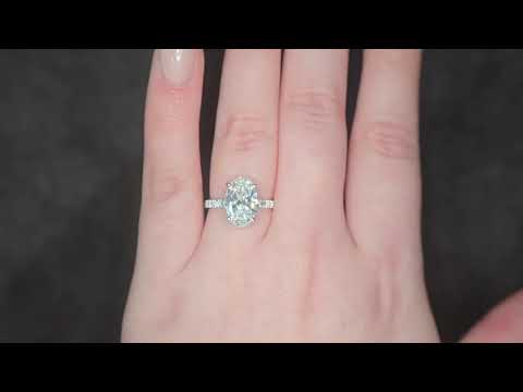 IGI 3.00ct D/VS2 Oval Shape LAB Diamond Ring with Diamond Shoulders set in Platinum