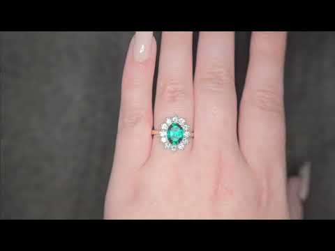 1.56ct LAB Emerald & LAB Diamond Cluster Ring set in 9ct Gold