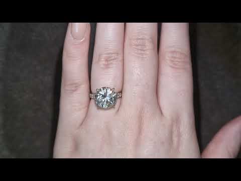 GIA 5.01ct G/SI1 Round Brilliant Cut Diamond Solitaire set in Platinum