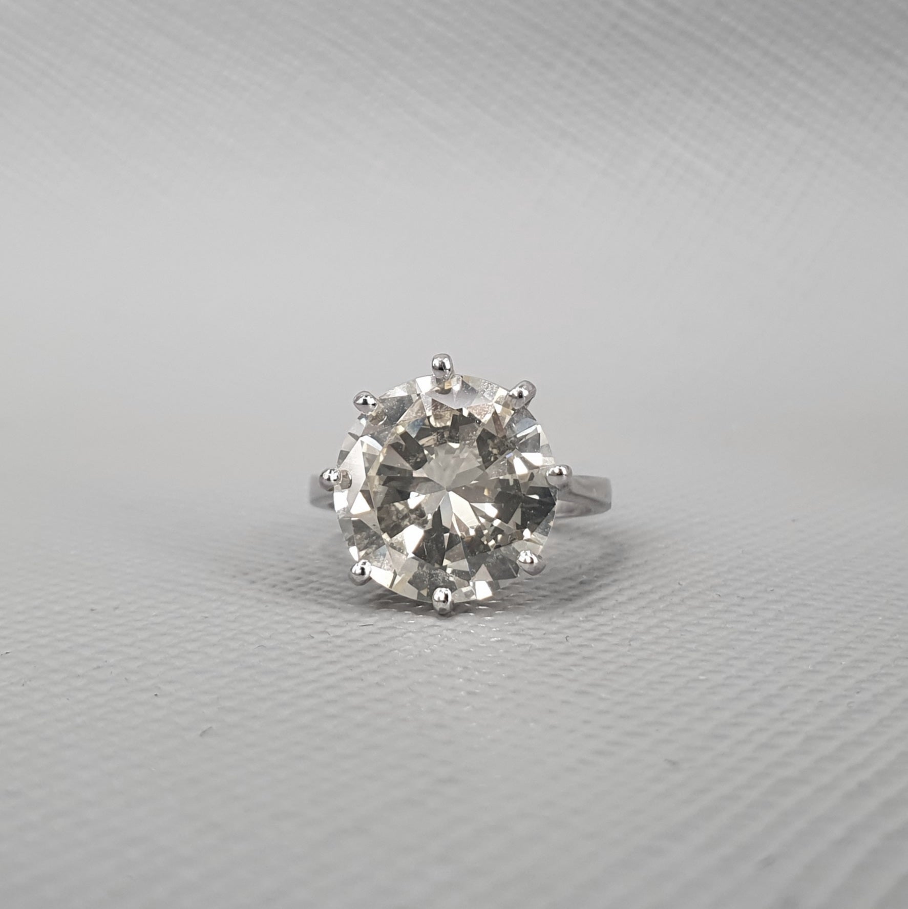 7.29ct Round Brilliant Cut Diamond Solitaire Ring - Montpellier Jewellers