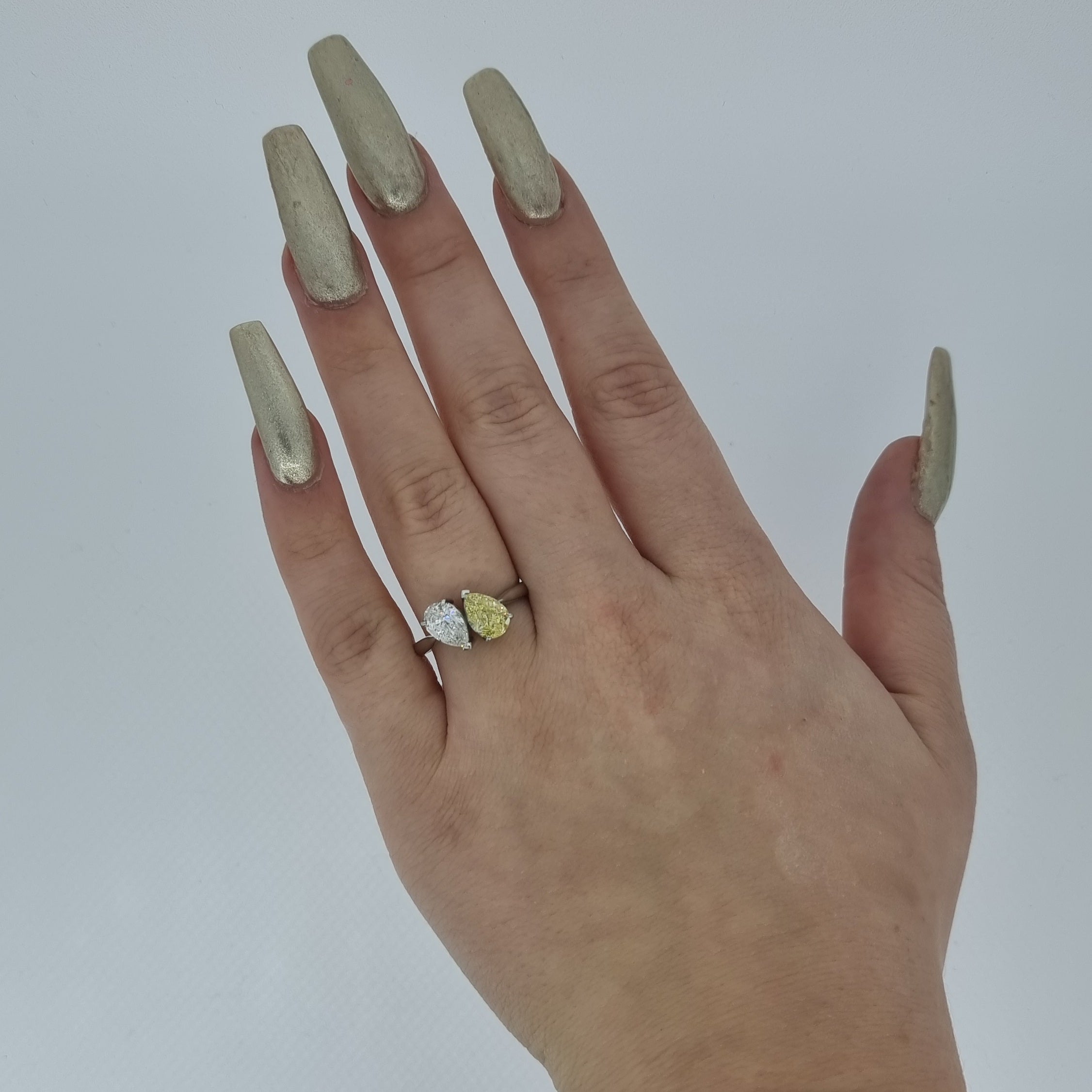 GIA Diamond Toi et Moi Ring Set In Platinum